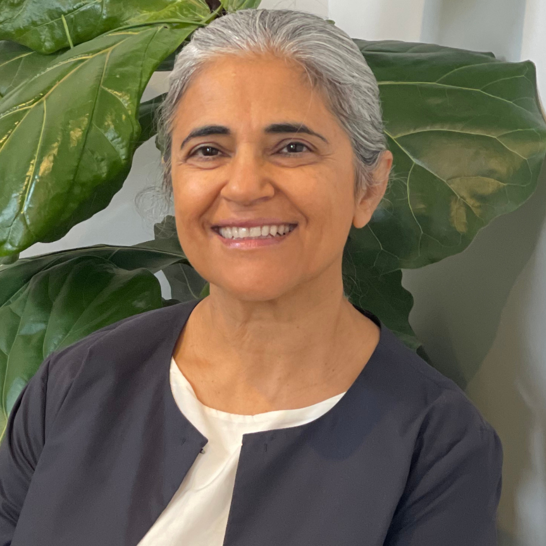 With over 17 years of experience, Farzaneh Ghaffari is a dedicated Acupuncturist and Chinese Medicine Practitioner, specializing in pain management, fertility, emotional well-being, and a variety of other conditions.